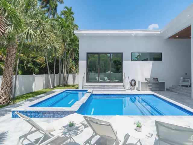 Продажа дома по адресу 829 SW 11TH Street - фото 9281952