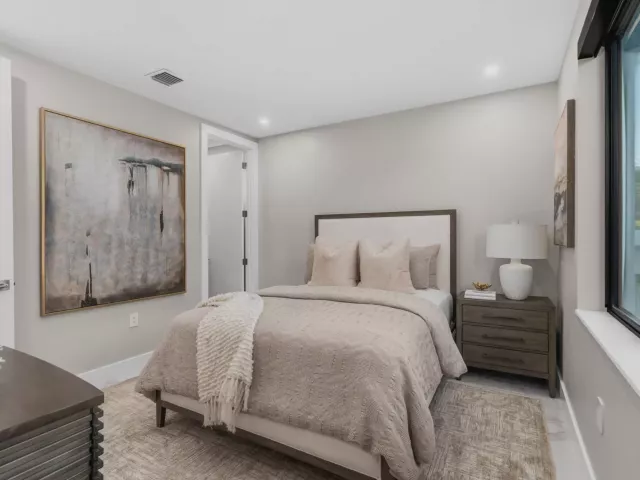 Продажа дома по адресу 829 SW 11TH Street - фото 9282000