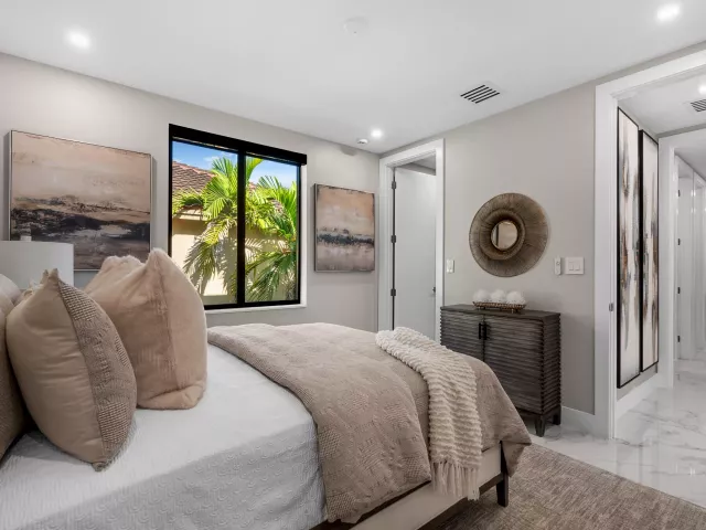 Продажа дома по адресу 829 SW 11TH Street - фото 9282001