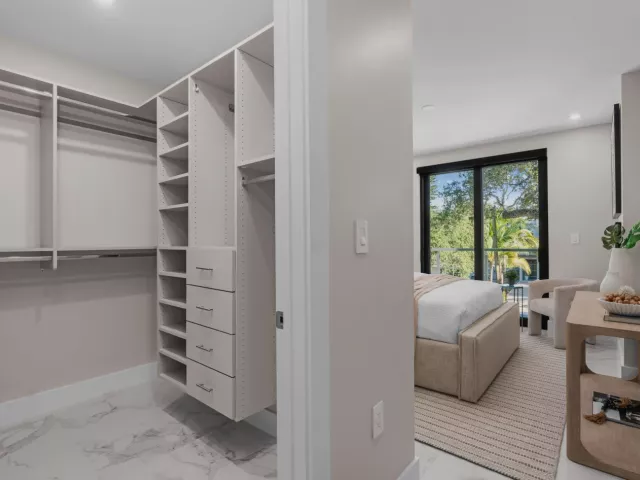 Продажа дома по адресу 829 SW 11TH Street - фото 9282006