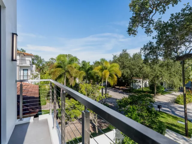 Продажа дома по адресу 829 SW 11TH Street - фото 9282008