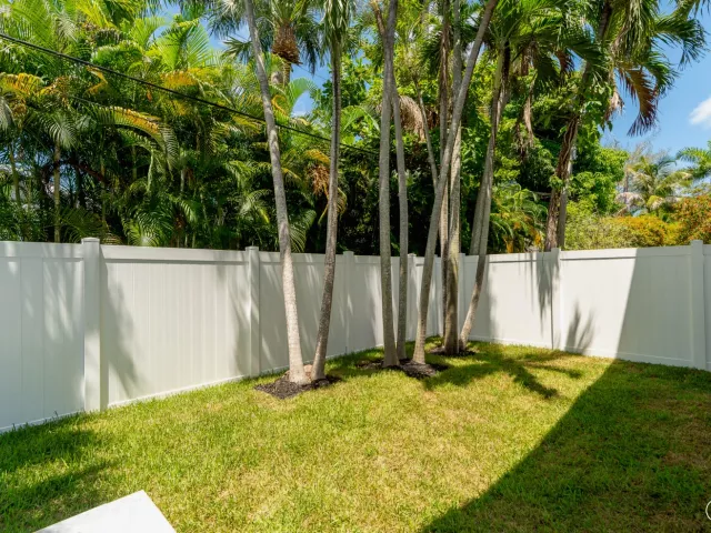 Продажа дома по адресу 829 SW 11TH Street - фото 9282020