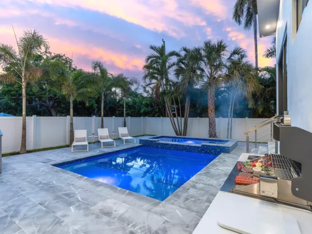 Продажа дома по адресу 829 SW 11TH Street - фото 9282021