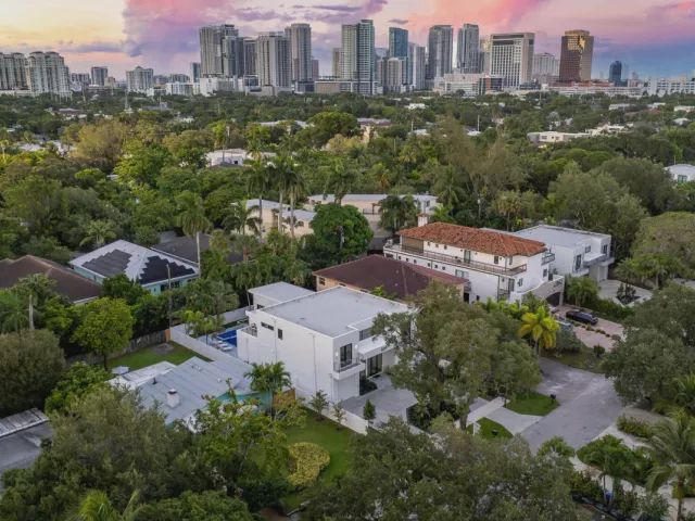 Продажа дома по адресу 829 SW 11TH Street - фото 9282023