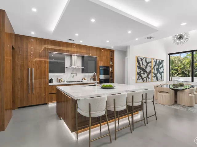 Продажа дома по адресу 829 SW 11TH Street - фото 9281955