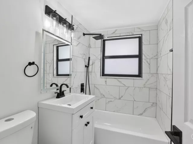 Продажа дома по адресу 1701 SW 4TH Court - фото 9270722