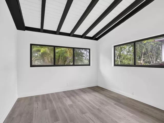 Продажа дома по адресу 1701 SW 4TH Court - фото 9270724