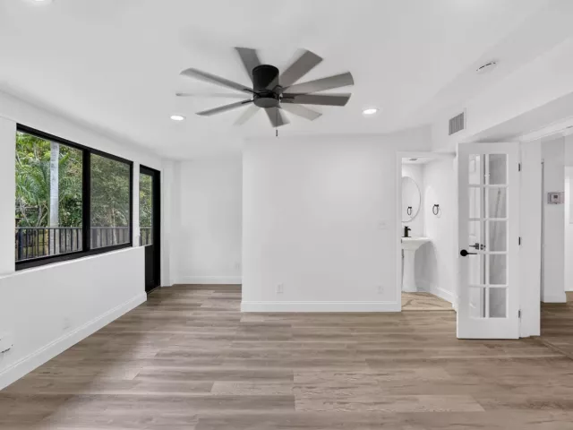 Продажа дома по адресу 1701 SW 4TH Court - фото 9270729