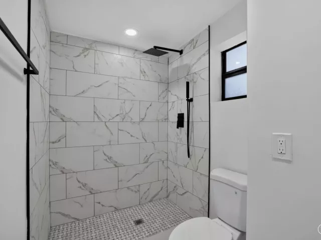 Продажа дома по адресу 1701 SW 4TH Court - фото 9270731