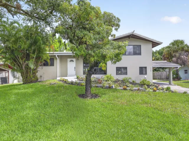 Продажа дома по адресу 1701 SW 4TH Court - фото 9270710
