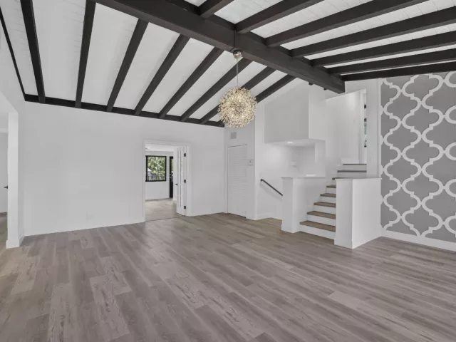 Продажа дома по адресу 1701 SW 4TH Court - фото 9270713