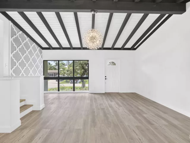 Продажа дома по адресу 1701 SW 4TH Court - фото 9270715