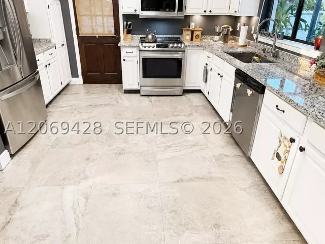 Продажа дома по адресу 1676 S Goldeneye Ln - фото 9273189