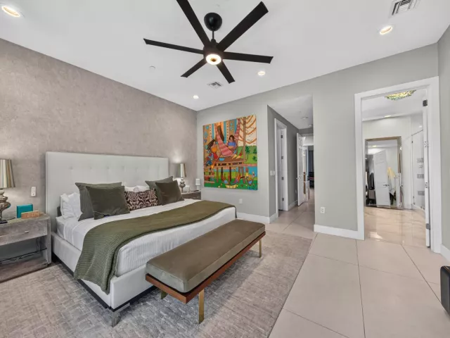 Продажа дома по адресу 3224 NE 4th Street - фото 9275327