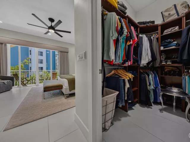 Продажа дома по адресу 3224 NE 4th Street - фото 9275332