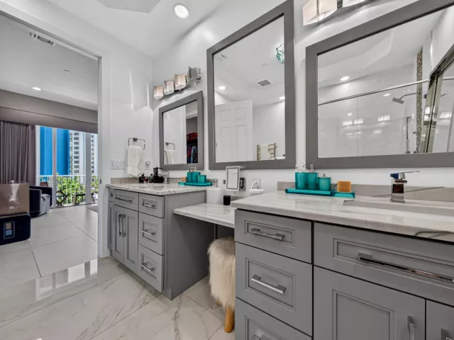 Продажа дома по адресу 3224 NE 4th Street - фото 9275335