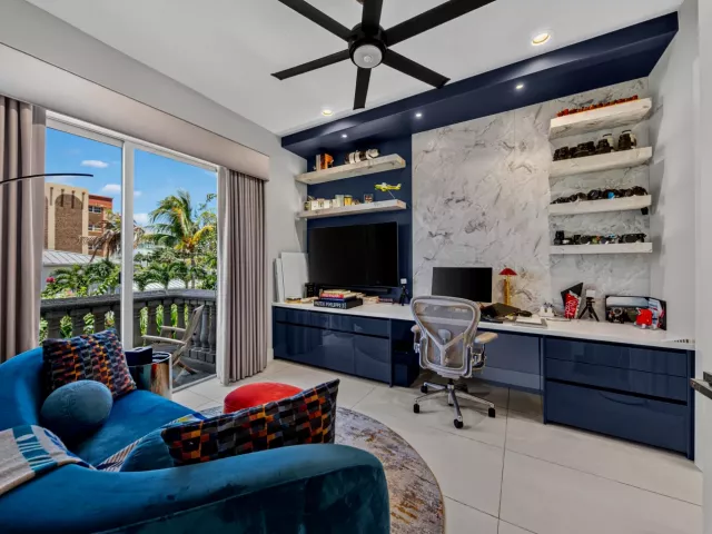 Продажа дома по адресу 3224 NE 4th Street - фото 9275346