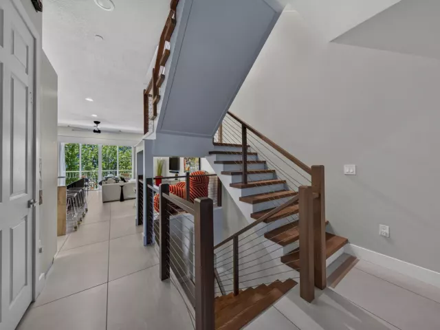 Продажа дома по адресу 3224 NE 4th Street - фото 9275350