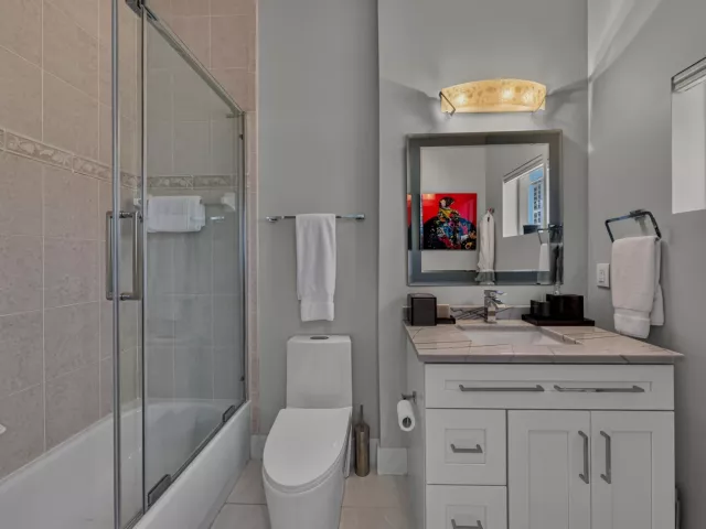 Продажа дома по адресу 3224 NE 4th Street - фото 9275357