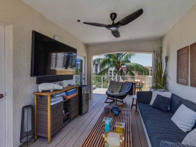 Продажа дома по адресу 3224 NE 4th Street - фото 9275362