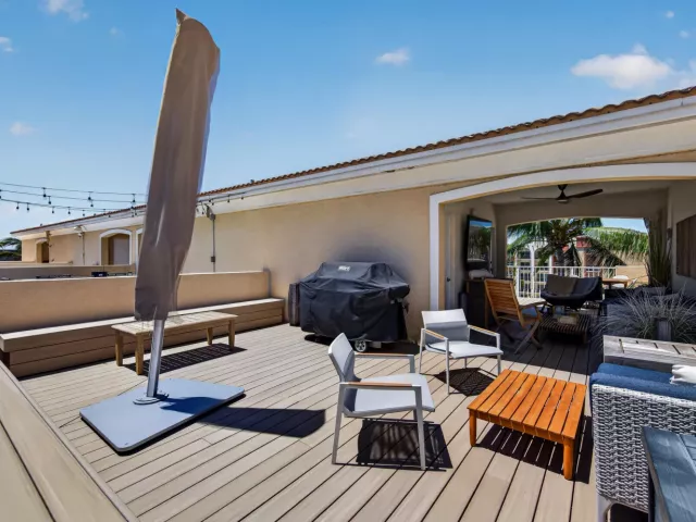 Продажа дома по адресу 3224 NE 4th Street - фото 9275364