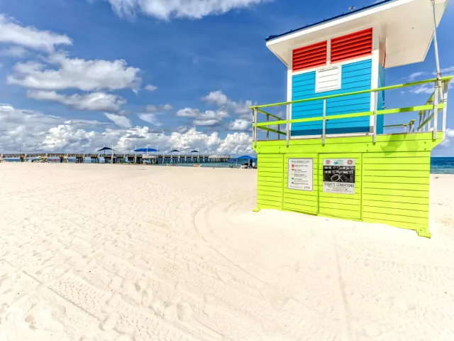 Продажа дома по адресу 3224 NE 4th Street - фото 9275376