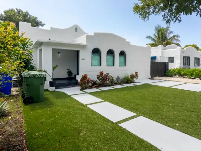 Продажа дома по адресу 2360 SW 12th St - фото 9299505