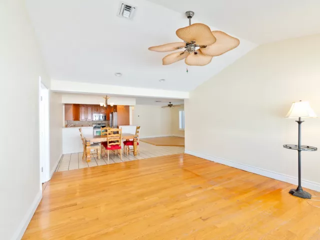 Продажа дома по адресу 821 SE 16th Street - фото 9375440