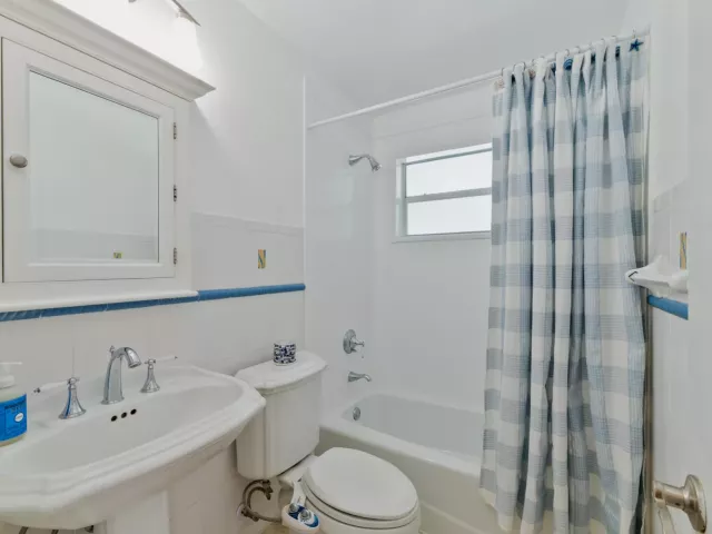 Продажа дома по адресу 821 SE 16th Street - фото 9375448