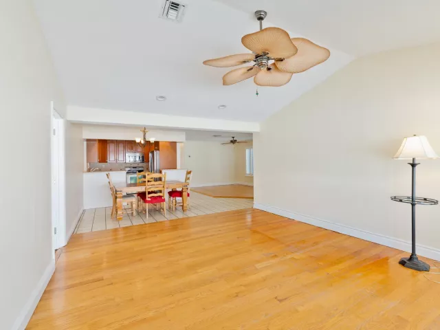 Продажа дома по адресу 821 SE 16th Street - фото 9375433