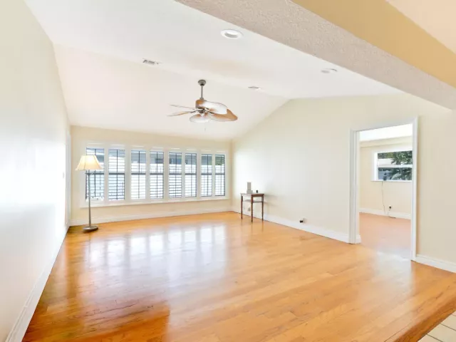 Продажа дома по адресу 821 SE 16th Street - фото 9375435