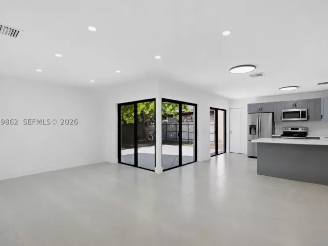 Продажа дома по адресу 12331 SW 203rd Ter - фото 9274669