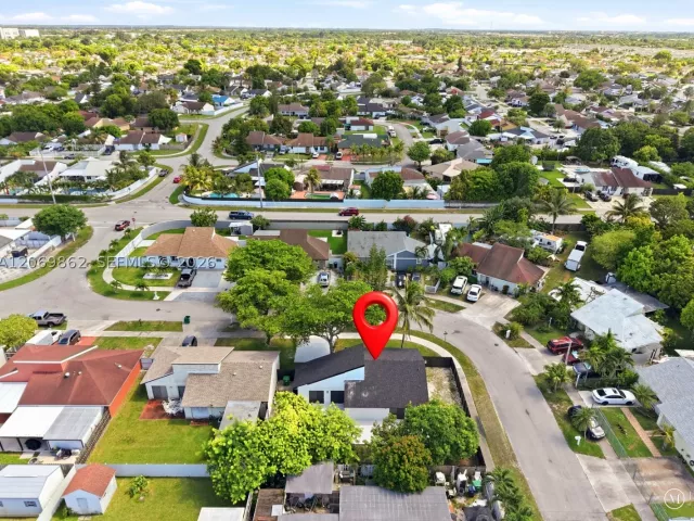 Продажа дома по адресу 12331 SW 203rd Ter - фото 9274700
