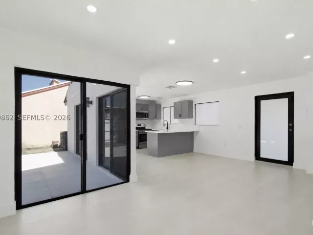 Продажа дома по адресу 12331 SW 203rd Ter - фото 9274665