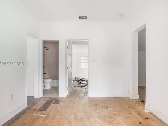 Продажа дома по адресу 2100 SW 25th St - фото 9272420