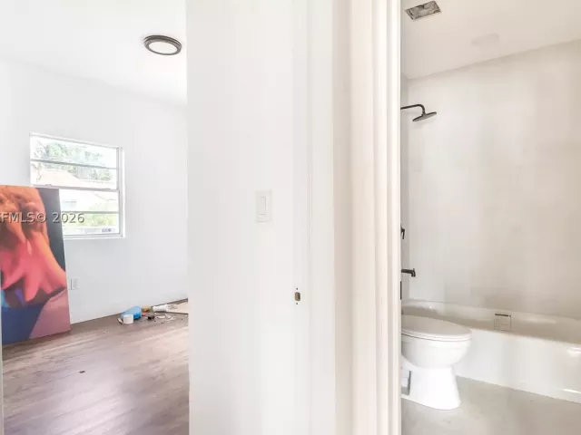 Продажа дома по адресу 2100 SW 25th St - фото 9272422