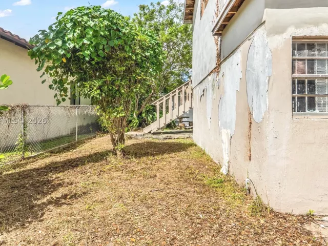 Продажа дома по адресу 2100 SW 25th St - фото 9272424