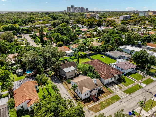 Продажа дома по адресу 2100 SW 25th St - фото 9272434