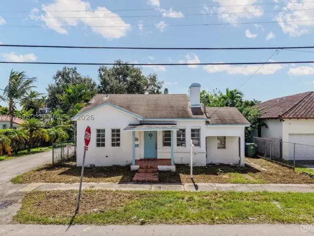 Продажа дома по адресу 2100 SW 25th St - фото 9272414