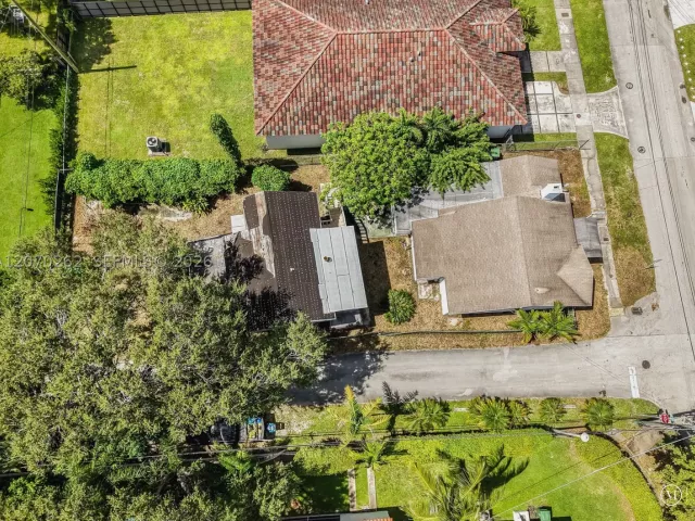 Продажа дома по адресу 2100 SW 25th St - фото 9272418