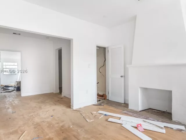 Продажа дома по адресу 2100 SW 25th St - фото 9272419