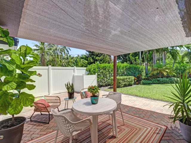 Продажа дома по адресу 1424 NE 16TH Avenue - фото 9282537