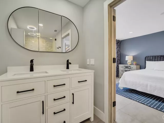 Продажа дома по адресу 1424 NE 16TH Avenue - фото 9282543