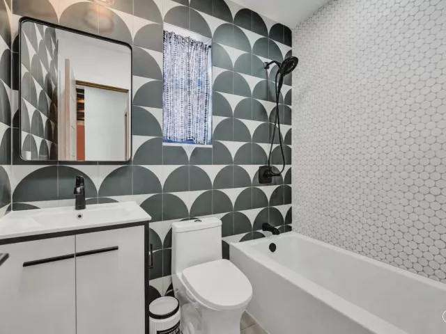 Продажа дома по адресу 1424 NE 16TH Avenue - фото 9282550