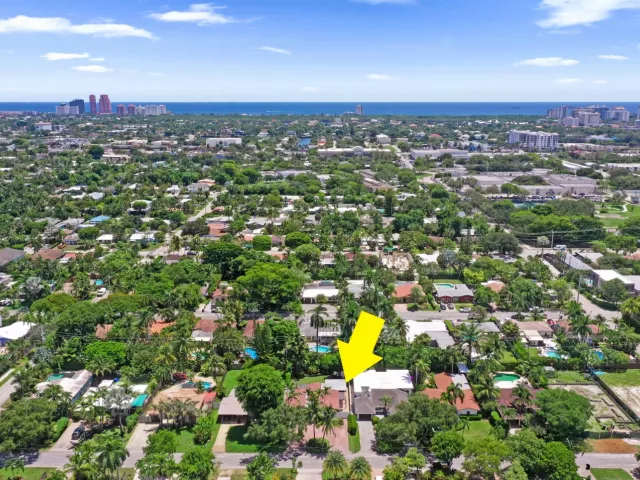 Продажа дома по адресу 1424 NE 16TH Avenue - фото 9282557