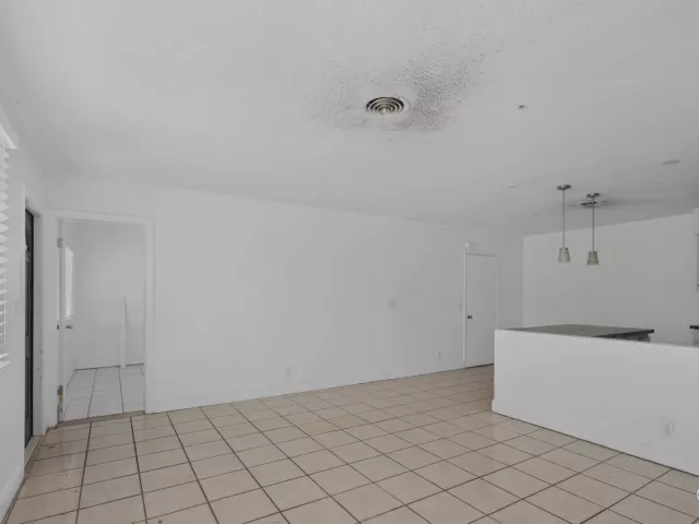 Продажа дома по адресу 5845 ARTHUR Street - фото 9272569