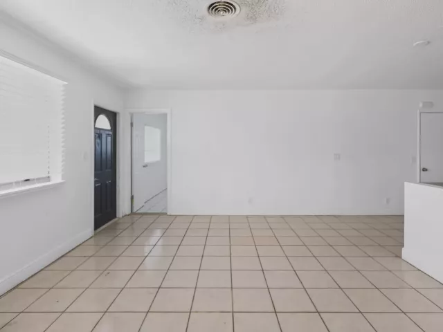 Продажа дома по адресу 5845 ARTHUR Street - фото 9272571