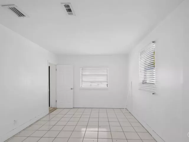 Продажа дома по адресу 5845 ARTHUR Street - фото 9272581