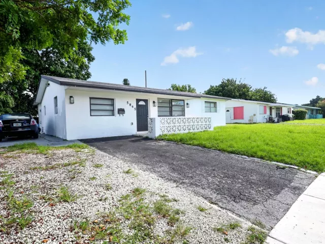 Продажа дома по адресу 5845 ARTHUR Street - фото 9272561