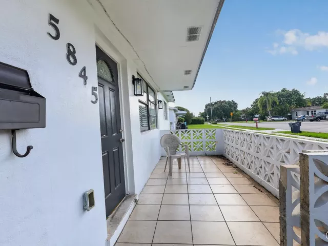 Продажа дома по адресу 5845 ARTHUR Street - фото 9272562